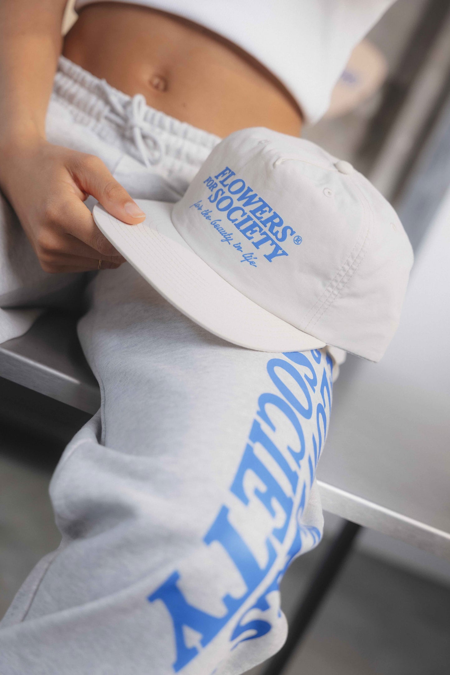 FLOWERS CAP SENSE WHITE/ LOYALTY BLUE