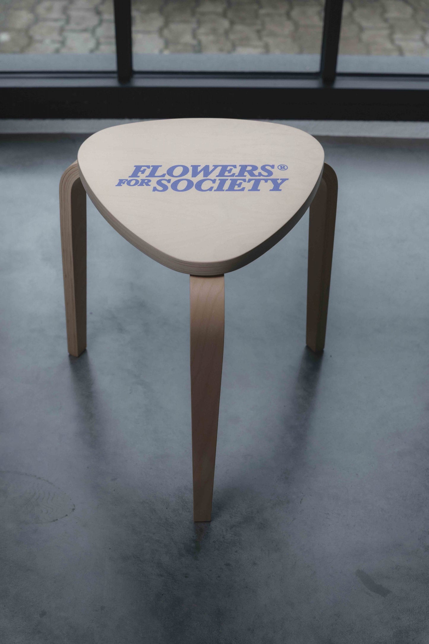 FLOWERS  STOOL BIRCH/ LOYALTY BLUE